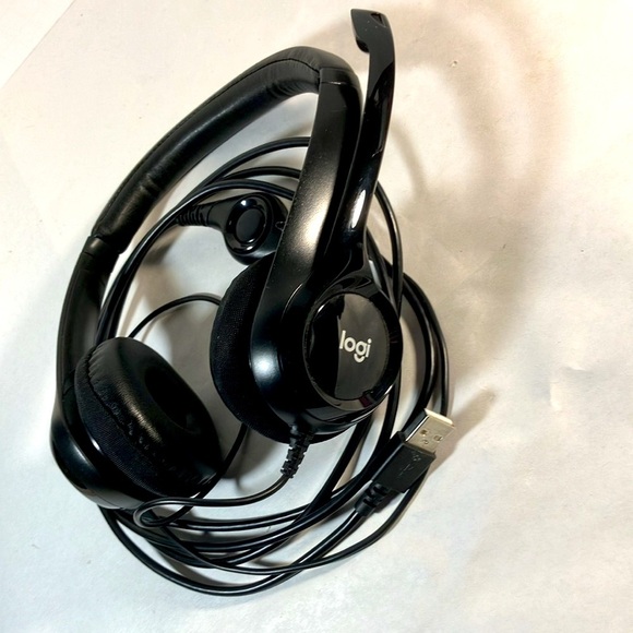 Logitech Black Wired Headset with USB Connection Model A00086 - Picture 2 of 6